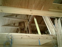 宮城県黒川郡明石台の注文住宅。天井に無垢の杉板を張っています。