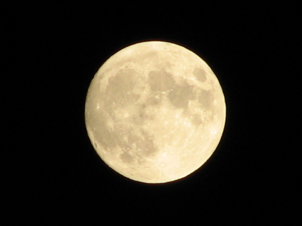 moon01.jpg